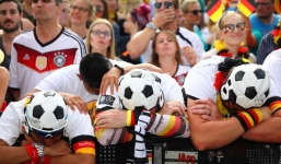 Báo chí Đức mắng đội nhà, dân Mexico cảm ơn Hàn Quốc