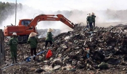 Cháy lớn 3 ngày ở bãi rác, hàng chục người ngộ độc khói