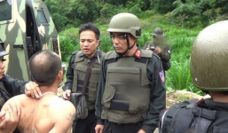 Vụ dùng xe bọc thép bắt tội phạm ma túy: Đối tượng có súng, lựu đạn chống trả quyết liệt