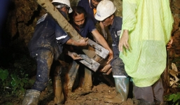 Thái Lan: Cuộc giải cứu kịch tính đội bóng mất tích trong hang động bước sang ngày thứ 8