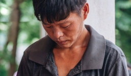 Xót xa cảnh người chồng mất cả vợ và con trong mưa lũ Hà Giang: 'Thằng Cồ về chỉ khóc thôi, không nói chuyện được'