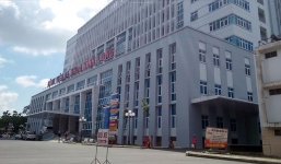 Bé gái 16 tuổi tự sinh con tại nhà