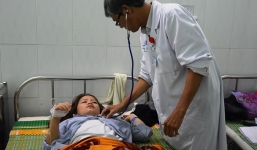 Công an triệu tập 2 người đàn ông đánh nữ giáo viên thủng màng nhĩ