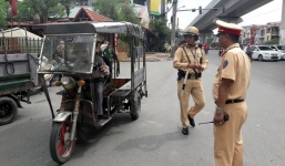 Hà Nội bác thông tin sẽ 'xóa sổ' xe ba bánh từ 1/7