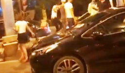 Phản đối trạm BOT, nam tài xế bị nhóm người lạ tấn công 