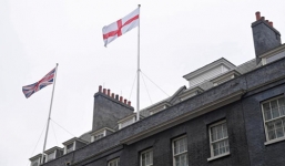 Ngoại trưởng Anh yêu cầu 151 đại sứ quán khắp thế giới treo cờ để cổ vũ cho đội nhà tại World Cup