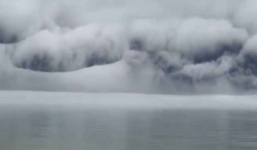 Cảnh tượng 'mây sóng thần' khổng lồ làm giảm 11 độ C ở Michigan là gì?