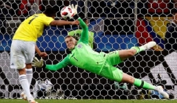 Đá hỏng cú phạt đền ở World Cup, hai tuyển thủ Colombia bị dọa giết 