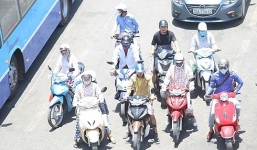 Nắng nóng 'như thiêu như đốt' sắp kết thúc, cảnh báo thời tiết nguy hiểm dịp cuối tuần