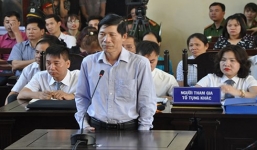 Xử BS Lương: Bị khởi tố, phó GĐ Bệnh viện ĐK Hòa Bình khai gì tại tòa?