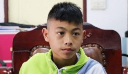 Cậu bé Thái Lan may mắn không mắc kẹt trong hang vì... chưa làm xong bài tập về nhà