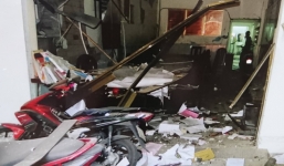 Vụ ném vật nổ vào trụ sở công an phường: Một kẻ bị thương do nổ sớm