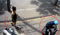 Clip: Xe Honda Lead không người lái lao lên vỉa hè tông đổ xe máy đang đắp chiếu