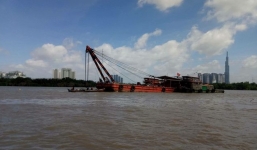 Vụ chìm sà lan trên sông Sài Gòn: Tìm thấy 2 thi thể thuyền trưởng và thuyền viên