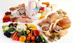 BS Ung bướu tiết lộ sự thật không ngờ về nhịn ăn, kiêng thịt đỏ, ăn gạo lứt trị ung thư