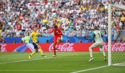 Từ Hoàng gia đến dân thường, cả nước Anh tưng bừng ăn mừng đội tuyển Anh vào bán kết World Cup sau 28 năm