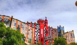 Chỉ có thể tìm thấy ở Nhật Bản: Nhà máy xử lý rác đẹp đến nỗi du khách tưởng lầm là công viên giải trí