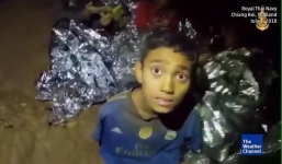 Giải cứu đội bóng Thái Lan: Các cầu thủ sẽ không được gặp người nhà trong 48 giờ sau khi ra khỏi hang