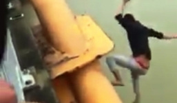 Nam thanh niên nhảy sông Cấm tự tử vì lí do 'không ai cần mình'