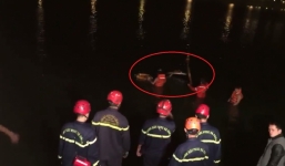 Clip: Tài xế quên cài phanh tay, ô tô trôi xuống hồ Xuân Hương – Đà Lạt