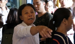 Người nhà nạn nhân gào khóc, chửi bới khi kẻ sát nhân giết 5 người ở Sài Gòn xuất hiện