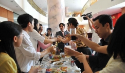 Hà Nội: Khuyến cáo cán bộ tổ chức tiệc cưới mời không quá 300 người, không mời trong giờ làm việc