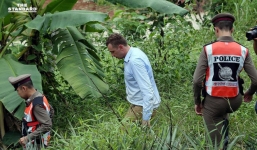 Một phóng viên bị bắt giữ khi đưa tin chiến dịch giải cứu đội bóng nhí Thái Lan