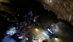 Máy bơm hỏng, nước dâng cao trong hang, giải cứu đội bóng Thái Lan suýt thành thảm kịch