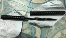 Dùng dao tự chế đâm chết người vì dám nhìn 'đểu' bạn gái