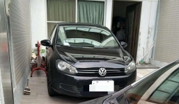 Vô tư vào nhà người khác để xe rồi bỏ đi chơi, thanh niên nhận được lời nhắn cực đắng khi chủ nhà trở về