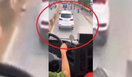 Tài xế ô tô “giả điếc” cản trở xe cứu hoả: Tôi không nghe thấy tiếng còi