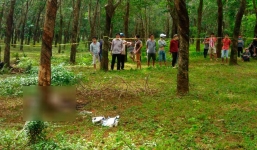 Tá hỏa phát hiện người đàn ông chết cháy trong rừng cao su