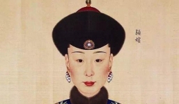 12 bức tranh vẽ phi tần được vua Càn Long coi trọng, cất giấu như báu vật, ai lén xem sẽ bị xử tử