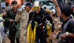 Thợ lặn đầu tiên tìm thấy đội bóng Thái Lan: 'Chúng tôi không phải người hùng'