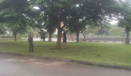 Để lại đôi dép, nam thanh niên treo cổ trên cây ở Hải Dương