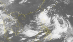 Xuất hiện vùng áp thấp trên vịnh Bắc Bộ, thủy điện Hòa Bình mở thêm 1 cửa xả đáy