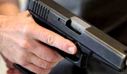 Nghi án đại úy công an bị nhóm người khống chế bằng súng rồi cướp ô tô trong đêm