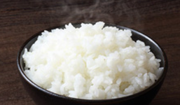 Trời nóng cứ nghe theo lời ông bà xưa, vo gạo nấu cơm cho 1 thìa gia vị này vào, cơm ngon mà rất lâu thiu