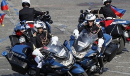 Sự cố dở khóc dở cười trong lễ diễu binh kỷ niệm Quốc khánh Pháp