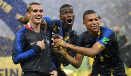 Chế nhạo nước Anh trong cơn phấn khích, Pogba chột dạ khi nhớ ra mình khoác áo Man United