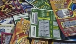 Trung Quốc: Cào hết 15 triệu tiền xổ số ăn cắp mới trúng 1,5 triệu, tên trộm bị bắt khi đi lĩnh thưởng