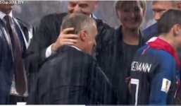 Truy tìm người phụ nữ trộm HCV của tuyển Pháp tại World Cup