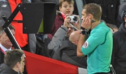 Gây tranh cãi tại World Cup, VAR đứng trước nguy cơ bị UEFA “tẩy chay”