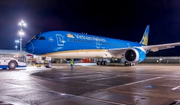 Máy bay nổ lốp khi hạ cánh, Cảng hàng không Vinh phải đóng cửa suốt đêm