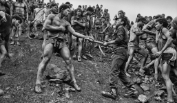 Những hình ảnh tại mỏ vàng Serra Pelada năm 1985: Khi giấc mơ làm giàu phải trả giá bằng những điều khủng khiếp