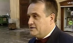 Viên chức trốn việc cả thập kỷ mà không ai hay biết 