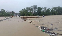 Bão Sơn Tinh rình rập, Hà Tĩnh mưa lớn, 1 người bị lũ cuốn trôi