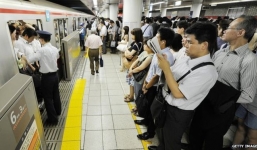 Tránh quá tải trên tàu điện ngầm, gần 800 công ty ở Nhật Bản cho phép nhân viên làm việc tại nhà