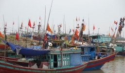 Hoãn mọi cuộc họp chưa cần thiết, cấm biển trước giờ bão đổ bộ