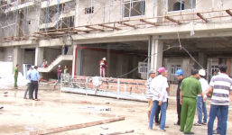 Công nhân rơi từ tầng 5 công trình xây dựng xuống đất